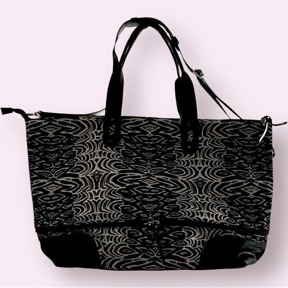 Stella & Dot Getaway Expandable Tote Bag Zebra Black White - Picture 3 of 16